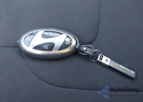 2024 Hyundai Elantra Sel z USA, uszkodzony, nr VIN KMHLM4DG4RU766797